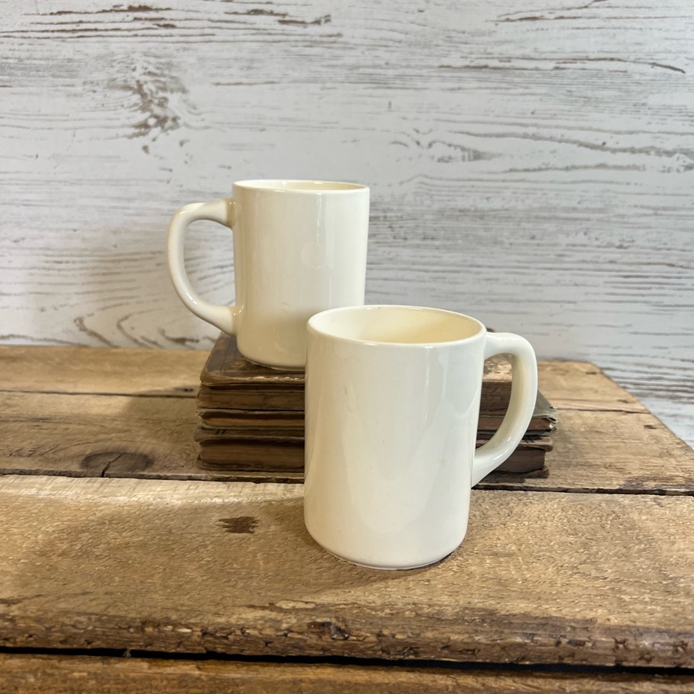 Vintage mugs off white USA replacement